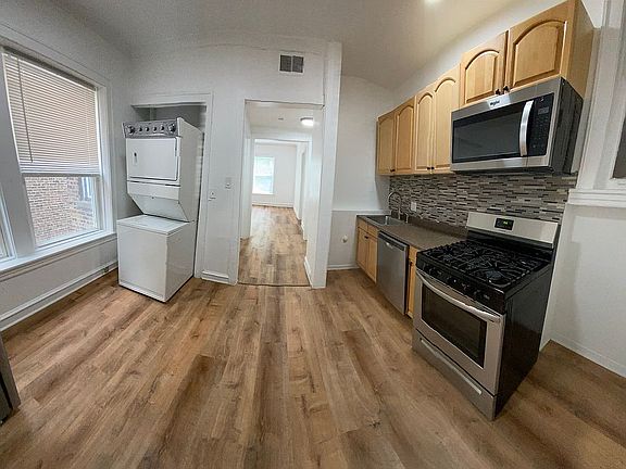5th image of 846 W Agatite Ave