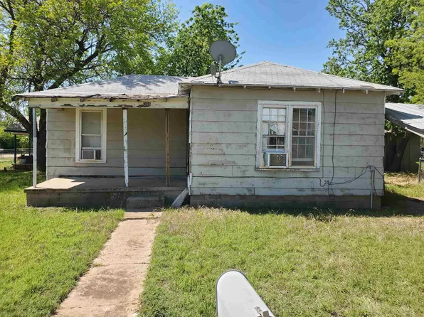 308 E Franklin Ave, Electra, TX 76360