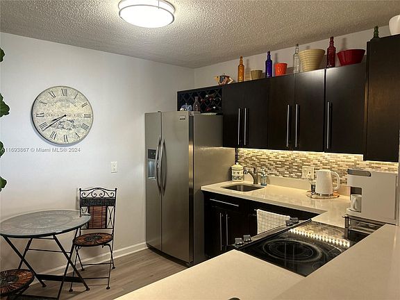 4th image of 2801 NE 183rd St APT 1903W