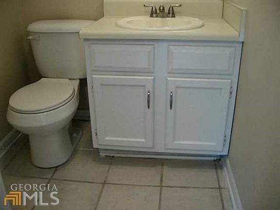 HALF BATH DOWNSTAIRS!