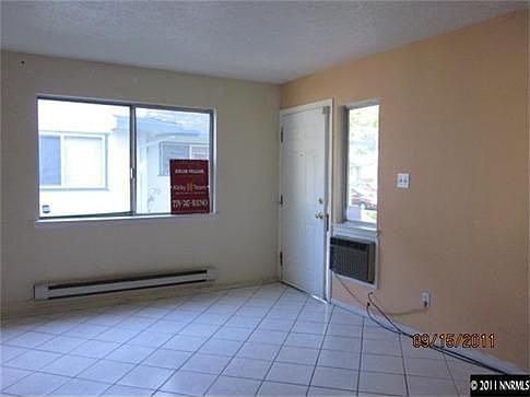 3rd image of 611 Oakwood Dr