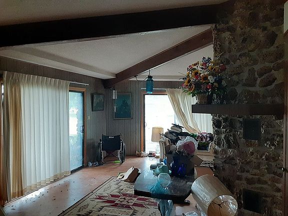 5th image of 602 Cedar Dr