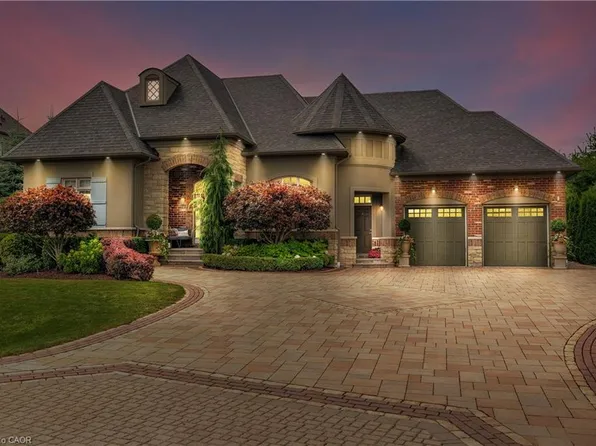 4 Holdroyd Ct, Halton Hills, ON L7G 0E8