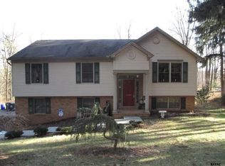 6111 Glatfelters Station Rd, Seven Valleys, PA 17360