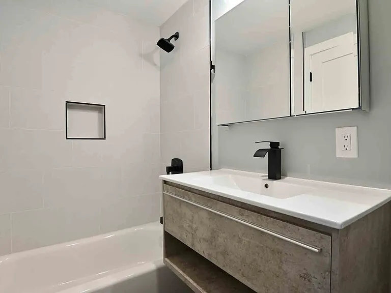 2641 4th St NE #2 — Photo 38
