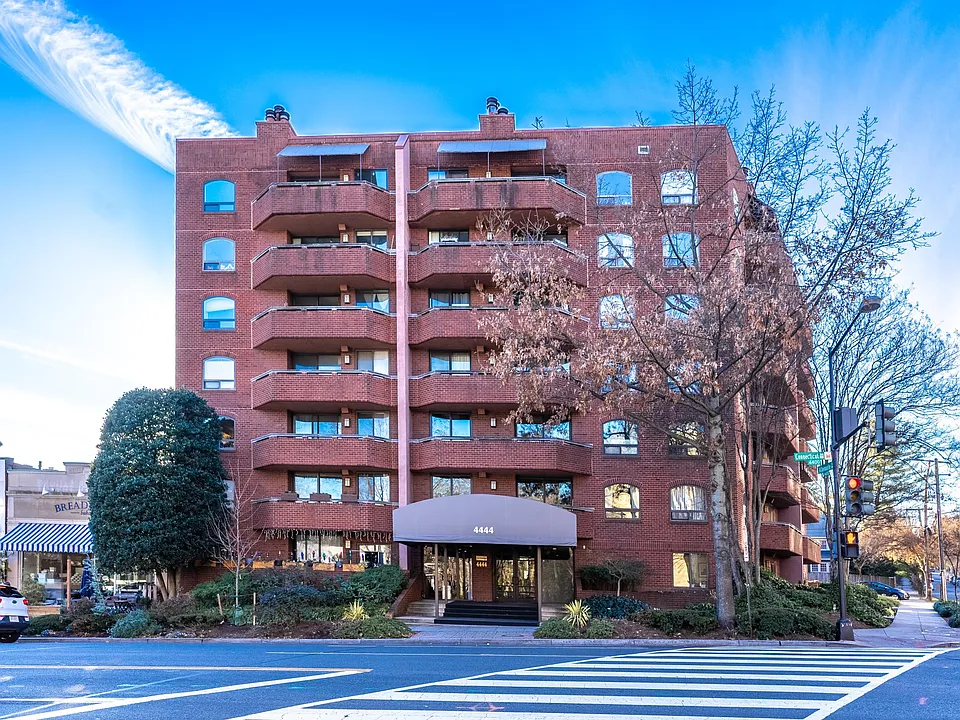 4444 Connecticut Ave NW #702