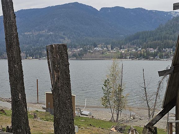 2nd image of 623 Red Fir Rd