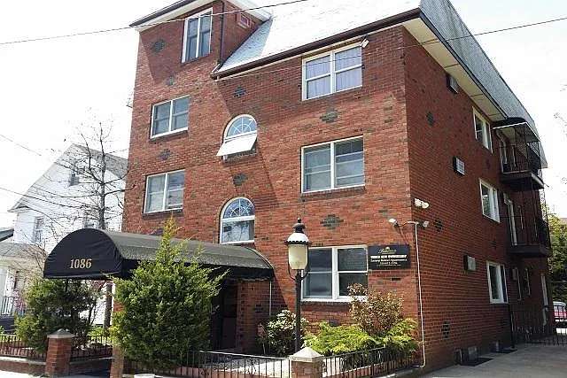 Fairfield Townhouse at Woodmere — Photo 2