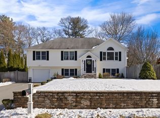 11 Island Rd, Lynnfield, MA 01940