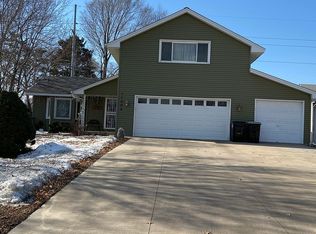 11908 Wedgewood Dr NW, Coon Rapids, MN 55433