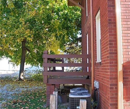 2nd image of 2622 3rd St