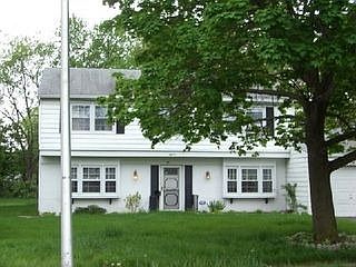 2nd image of 18 Medallion Ln