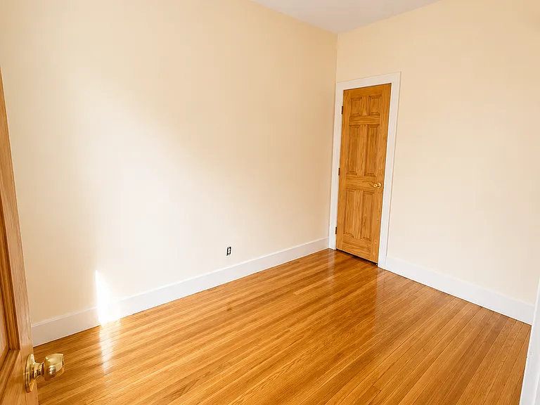 6137 Gates Ave #2A — Photo 8
