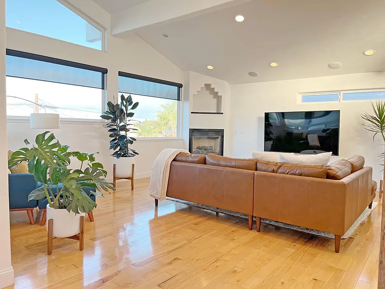 2440 Greenwood Ave — Photo 22