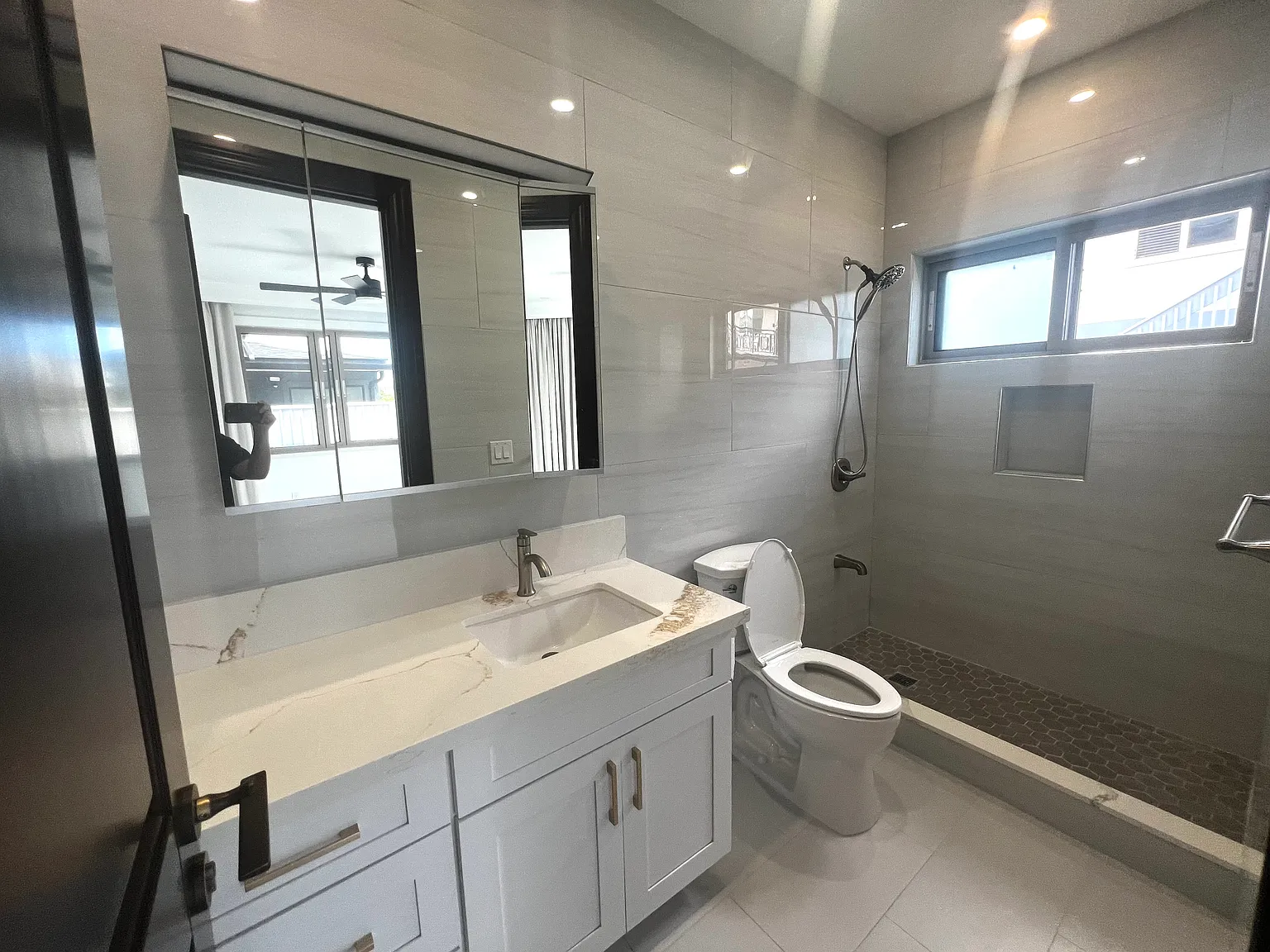 Studio, 260 sqft, $1,400 — Photo 3