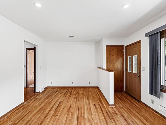 5th image of 6015 Aspen Rd
