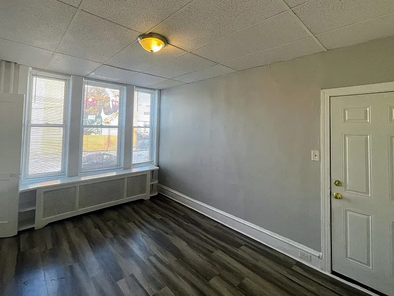 1242 W Allegheny Ave #1R — Photo 6