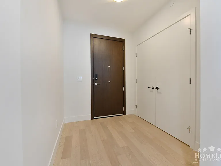 1475 Foster St #1105 — Photo 2