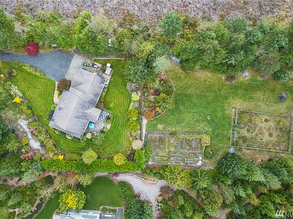 FENCED GARDEN, APPLE & CHERRY ORCHARD AND THE JAPANEESE MAPLE GARDEN! ALL SPRINKLERED!