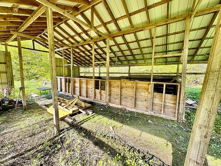 Listing photo 5
