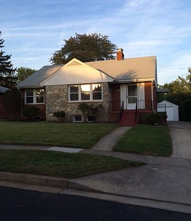 4th image of 617 N Illinois St