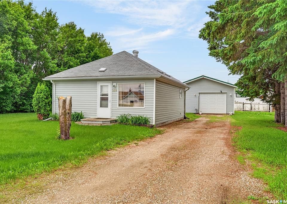 1st image of 229 Lendrum STREET