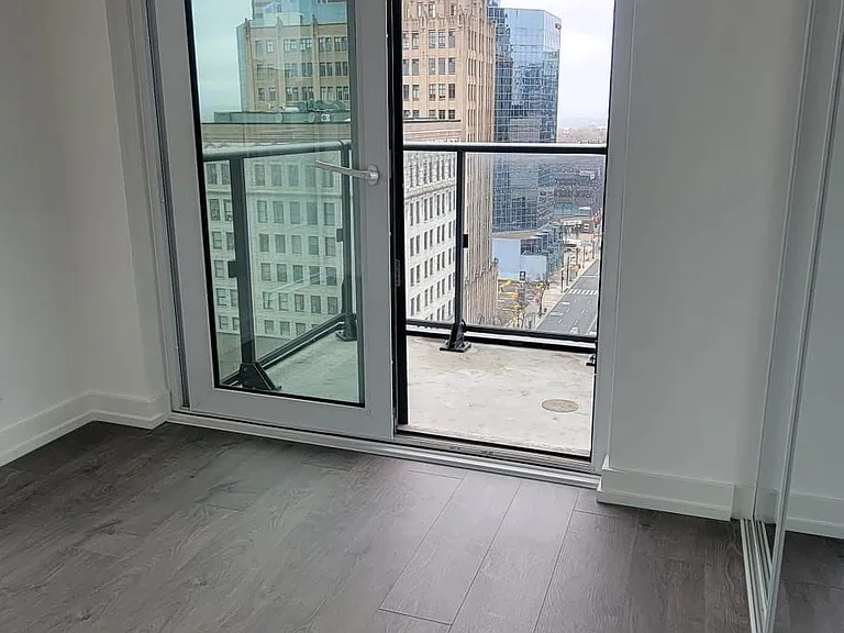 75 James St S #1202 — Photo 17