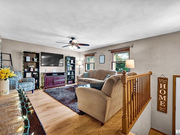 2nd image of 2129 Marigold Dr