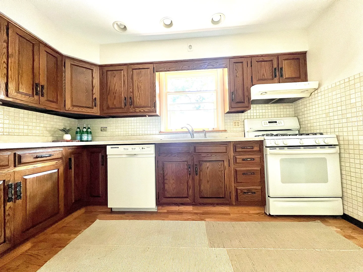 5 bed, 1650 sqft, $3,750 — Photo 4