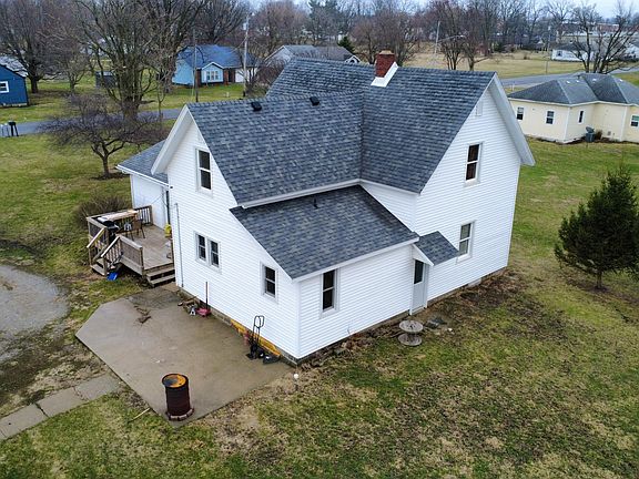 2nd image of 214 N Iroquois St