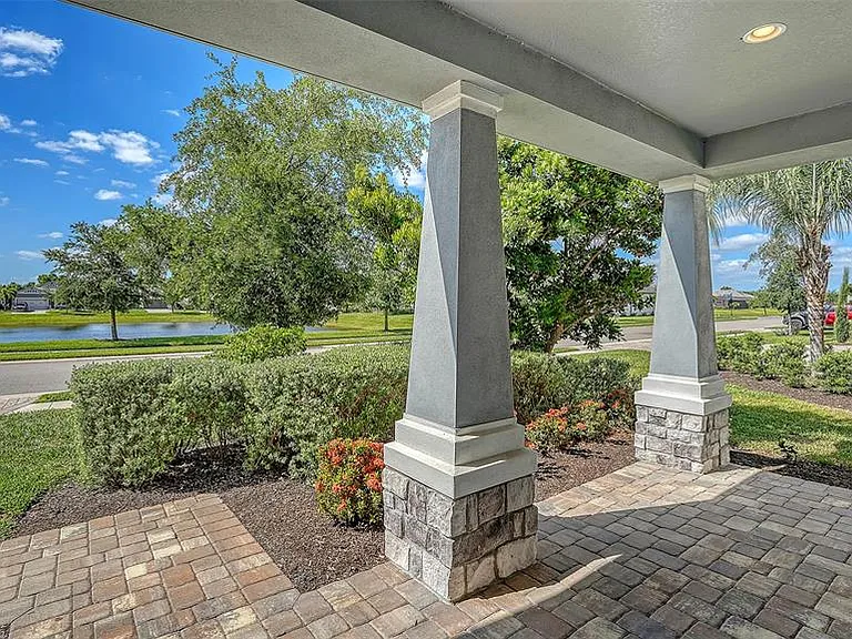 16905 Sweetwater Village Dr — Photo 4