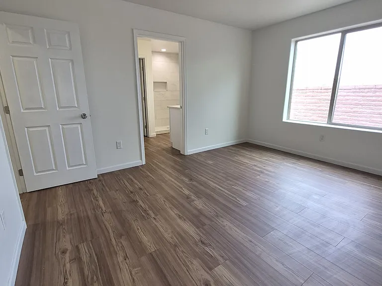 299 N Hasman Dr — Photo 3