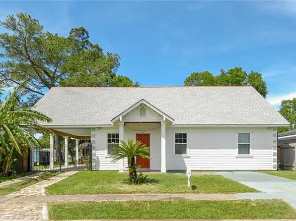 1815 Cooper Rd, Gretna, LA 70056