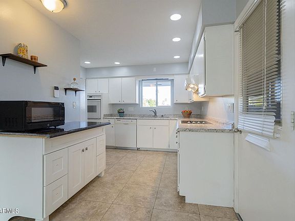 4th image of 244 N 58th Pl
