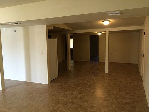 3rd image of 1225 E Missouri St