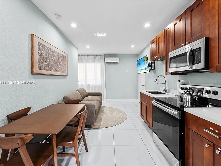 3134 Carter St #2 — Photo 8