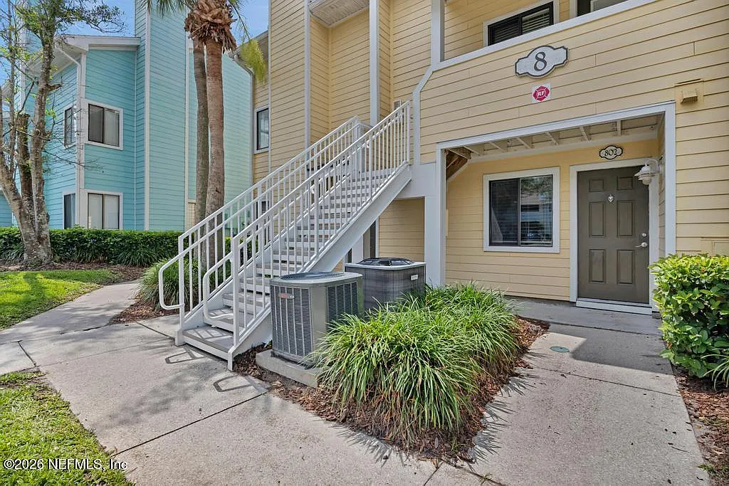2 bed, 2.0 bath, 810 sqft, $1,600 — Photo 1