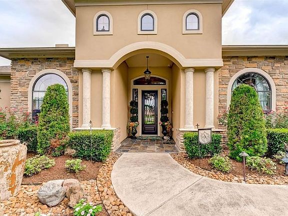 3rd image of 3615 Stone Crest Ct
