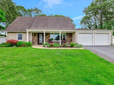 5 Hysler Court, Coram, NY, 11727