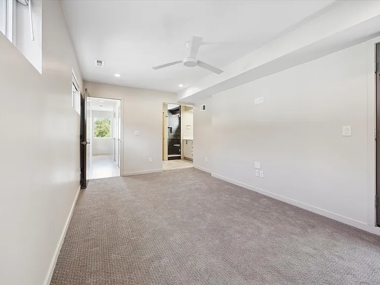 1419 N Irving St — Photo 15