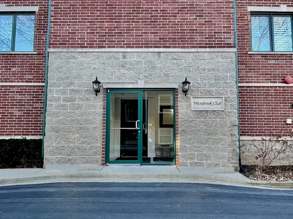 511 N Cass Ave APT 4C, Westmont, IL 60559