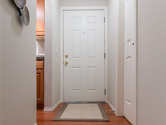 3rd image of 14300 32nd Ave NE APT 203