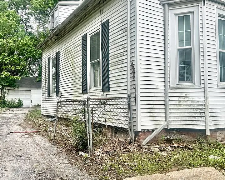 8824 Huiskamp Ave — Photo 35