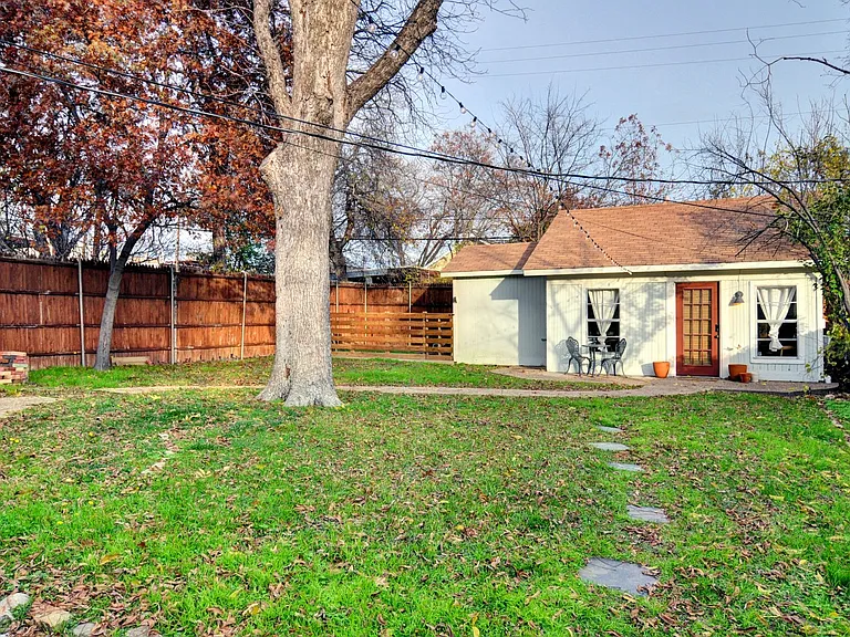 1707 Thomas Pl — Photo 20