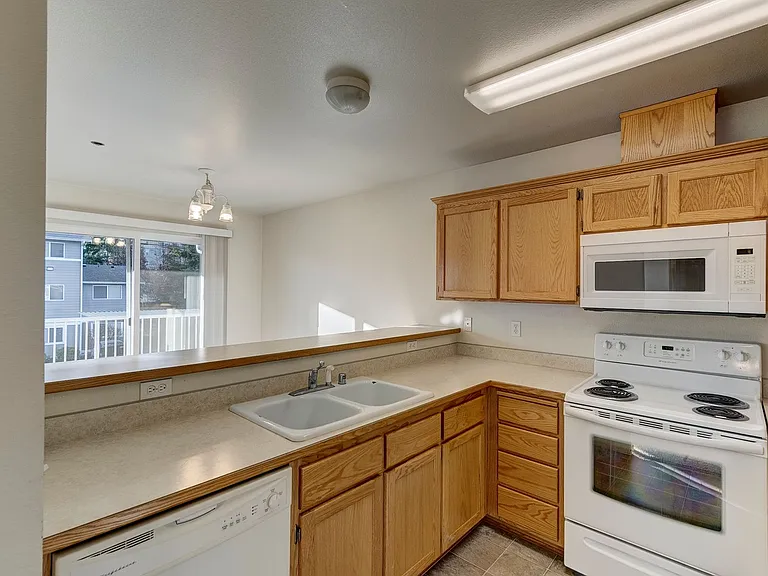 1670 SW Mulberry Pl #B303 — Photo 3