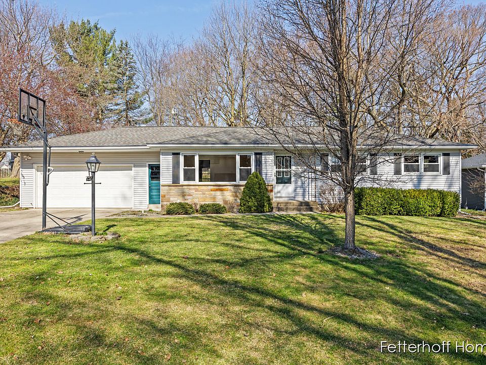 1st image of 2747 Woodpath Dr NW