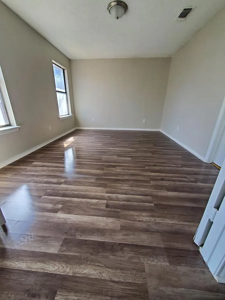 3 bed, 2.5 bath, 1600 sqft, $1,695 — Photo 1