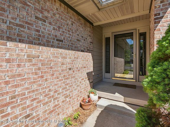 2nd image of 6595 English Oak Dr