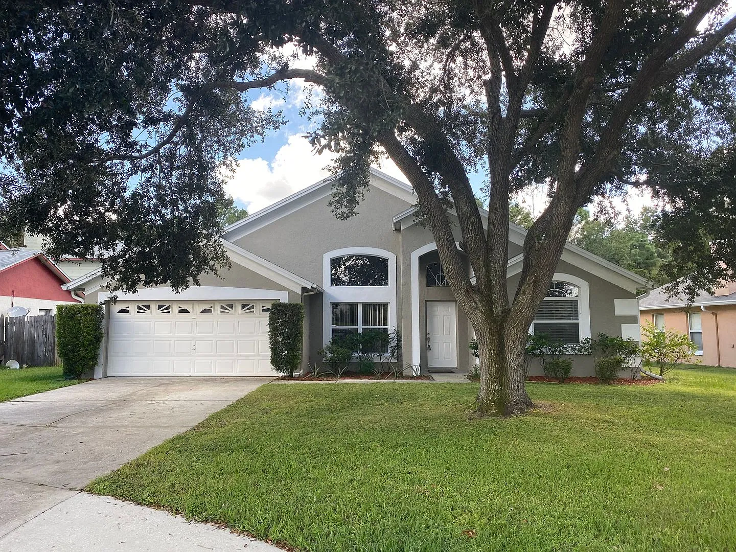 3 Bedroom 2.5 Bath In Alafaya Woods - Lawn Care Included — Photo 1