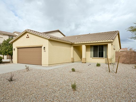 2nd image of 752 E Pasture Canyon Dr